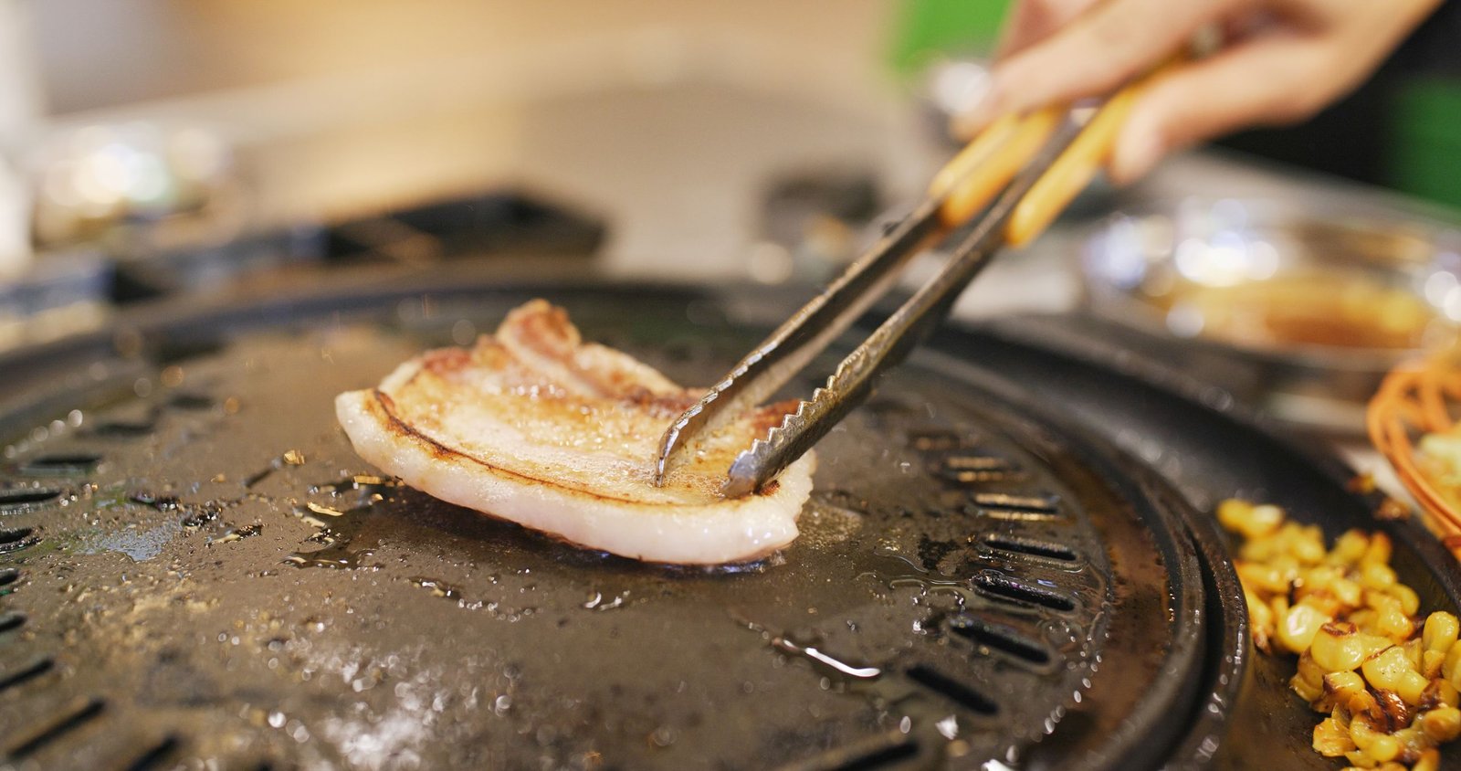 mobile hibachi catering service creating an interactive dining experience for guests