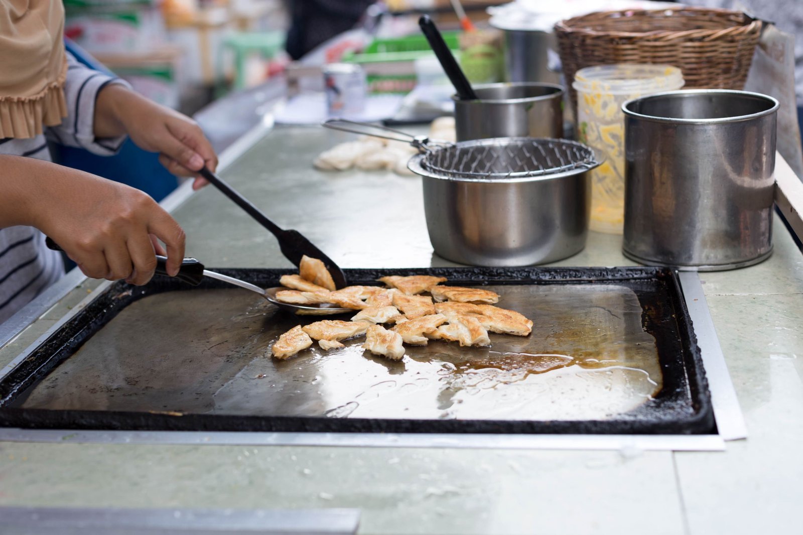 mobile hibachi catering Panama City Beach private chef cooking live at a beach house party